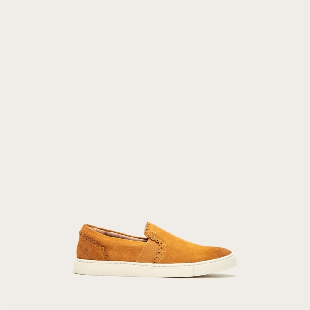 Ivy Scallop Slip On